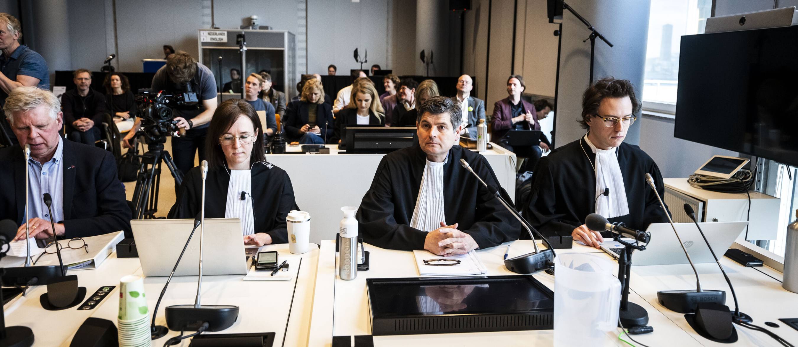 Milieudefensie and Shell meet at Supreme Court — Milieudefensie
